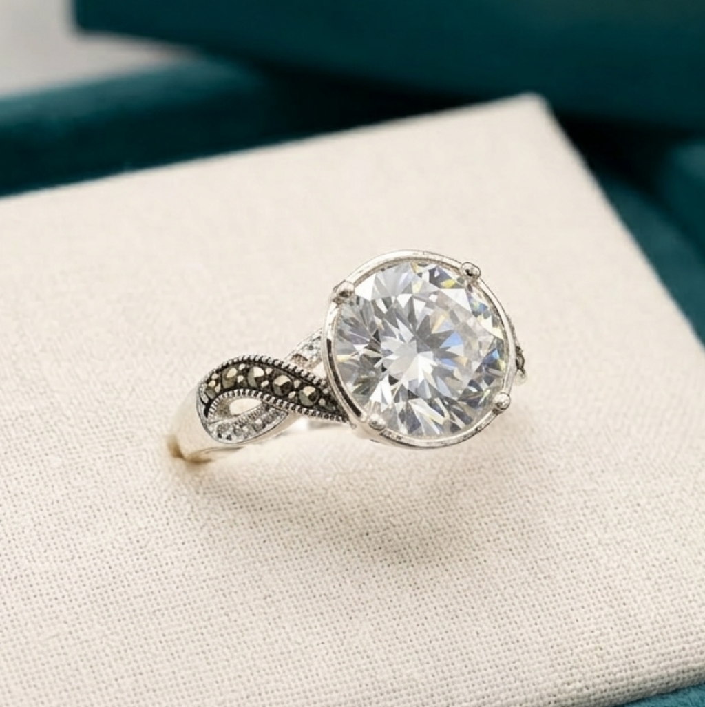 Genuine Marcasite Cocktail Ring With Crystal Stone Size 9 Nwt New In Box